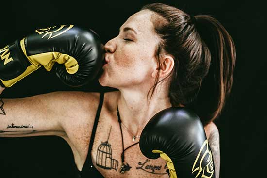 Boxing with long nails? Yes. It’s possible